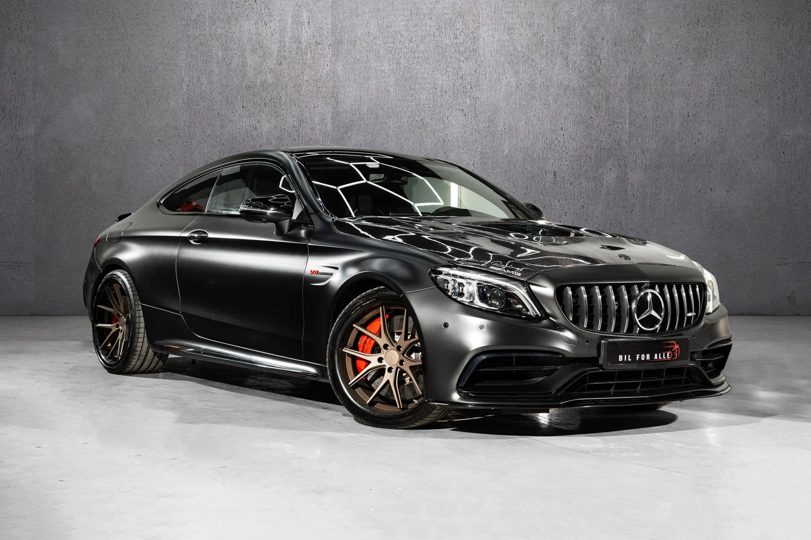 Mercedes-AMG C63 S Coupé (svart) – eksteriør